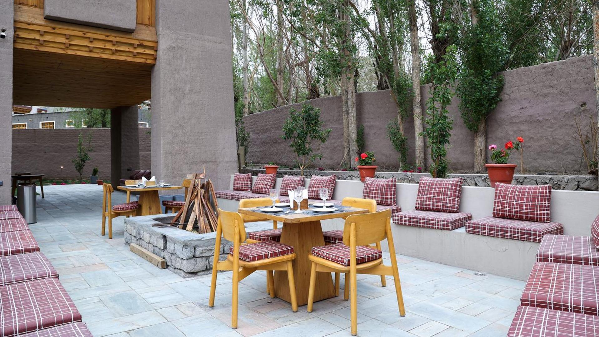 Chospa Hotel, Leh Luaran gambar
